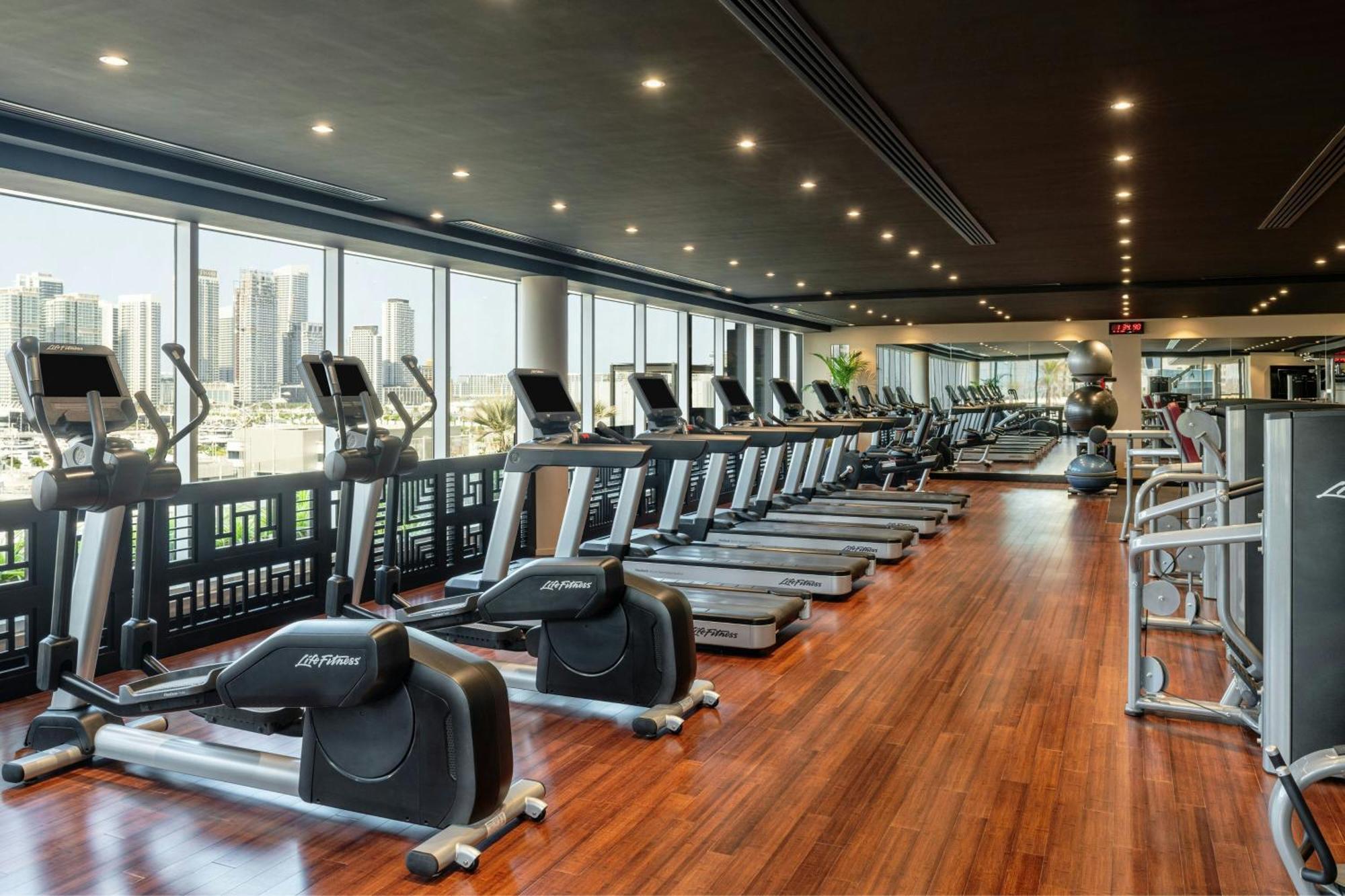 Grosvenor House, A Luxury Collection Hotel, Dubái Exterior foto The gym at the hotel