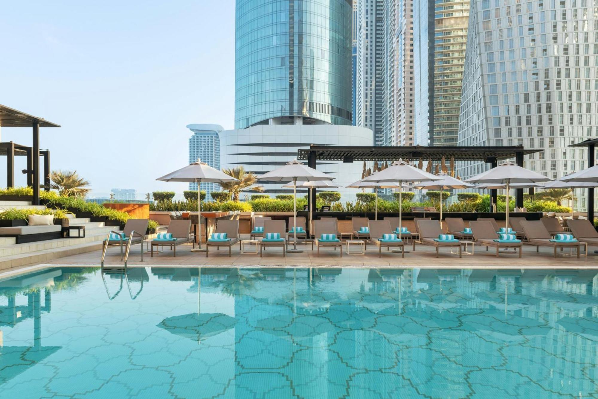 Grosvenor House, A Luxury Collection Hotel, Dubái Exterior foto The swimming pool at the hotel